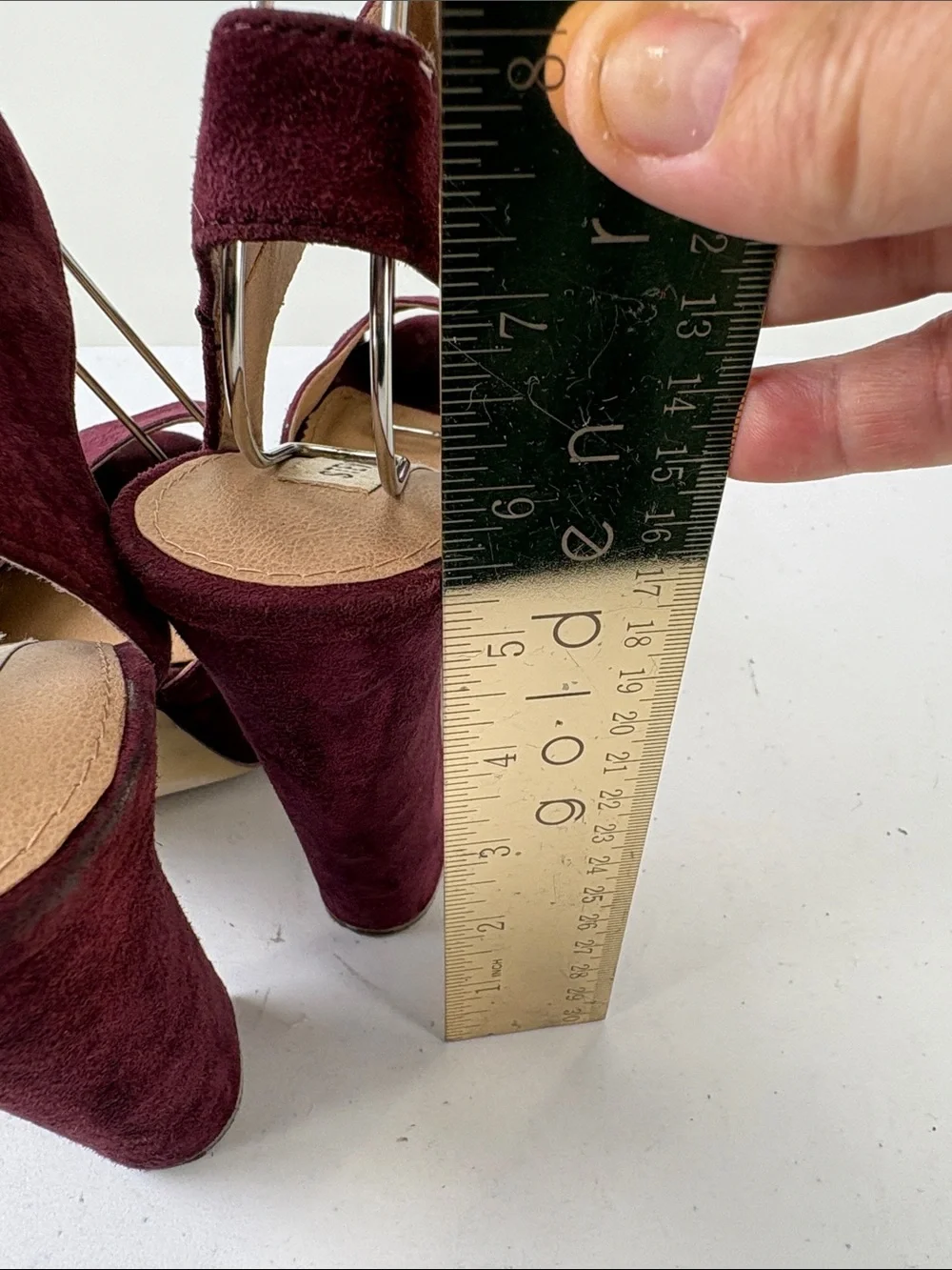 🐨 Steve Madden Jillyy Burgundy Suede Platform Heels with Buckle